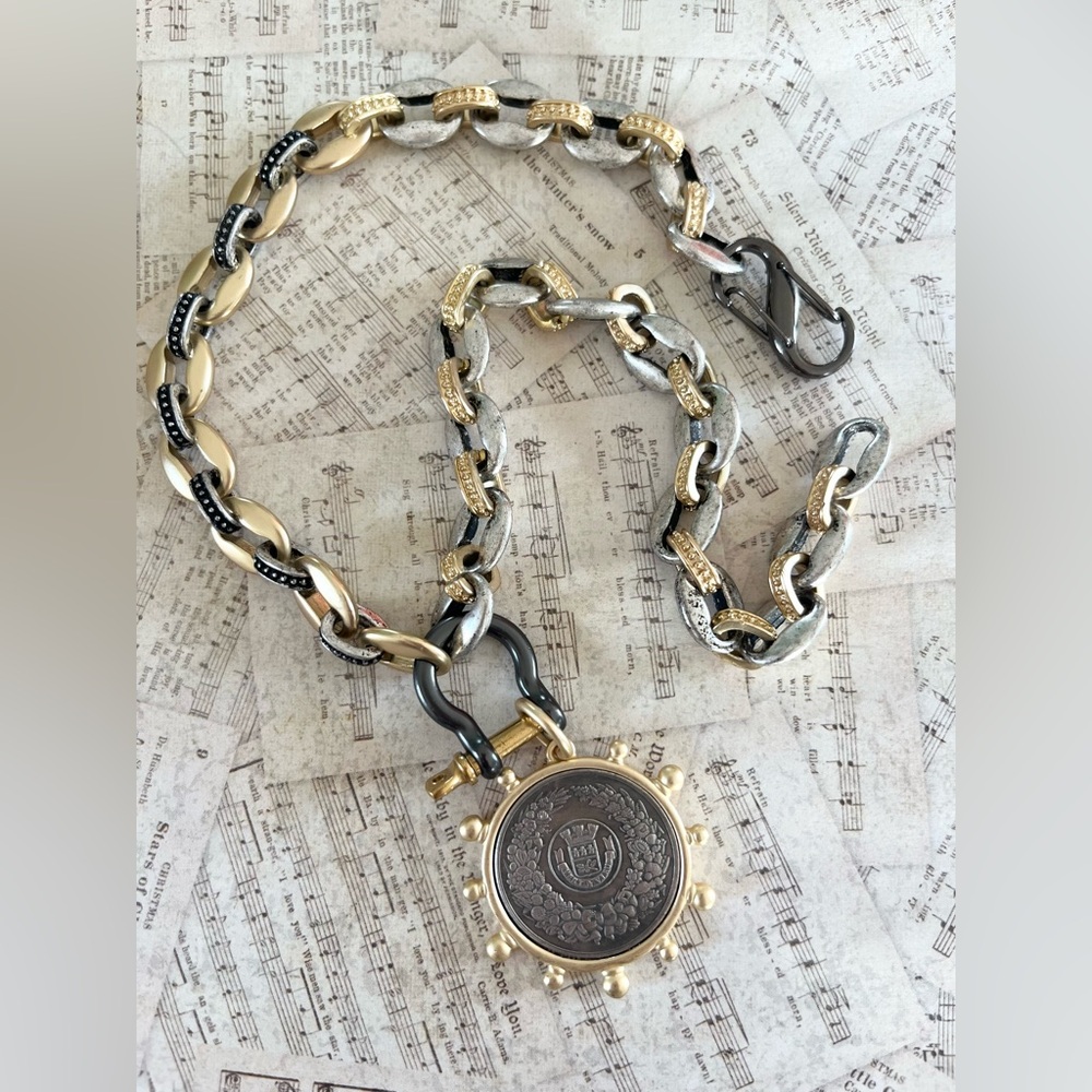BN !Gold and Silver Pendant Necklace